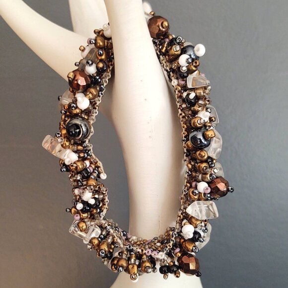 Seed bead and bead magnetic closure bracelet - Picture 3 of 14